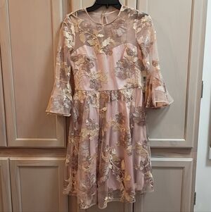 NWT Eliza J Blush Floral Embroidered Bell Sleeve Dress Size 2